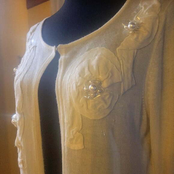 August Silk Cream Cardigan Flower/Pearl Applique - Size M - Picture 1 of 10